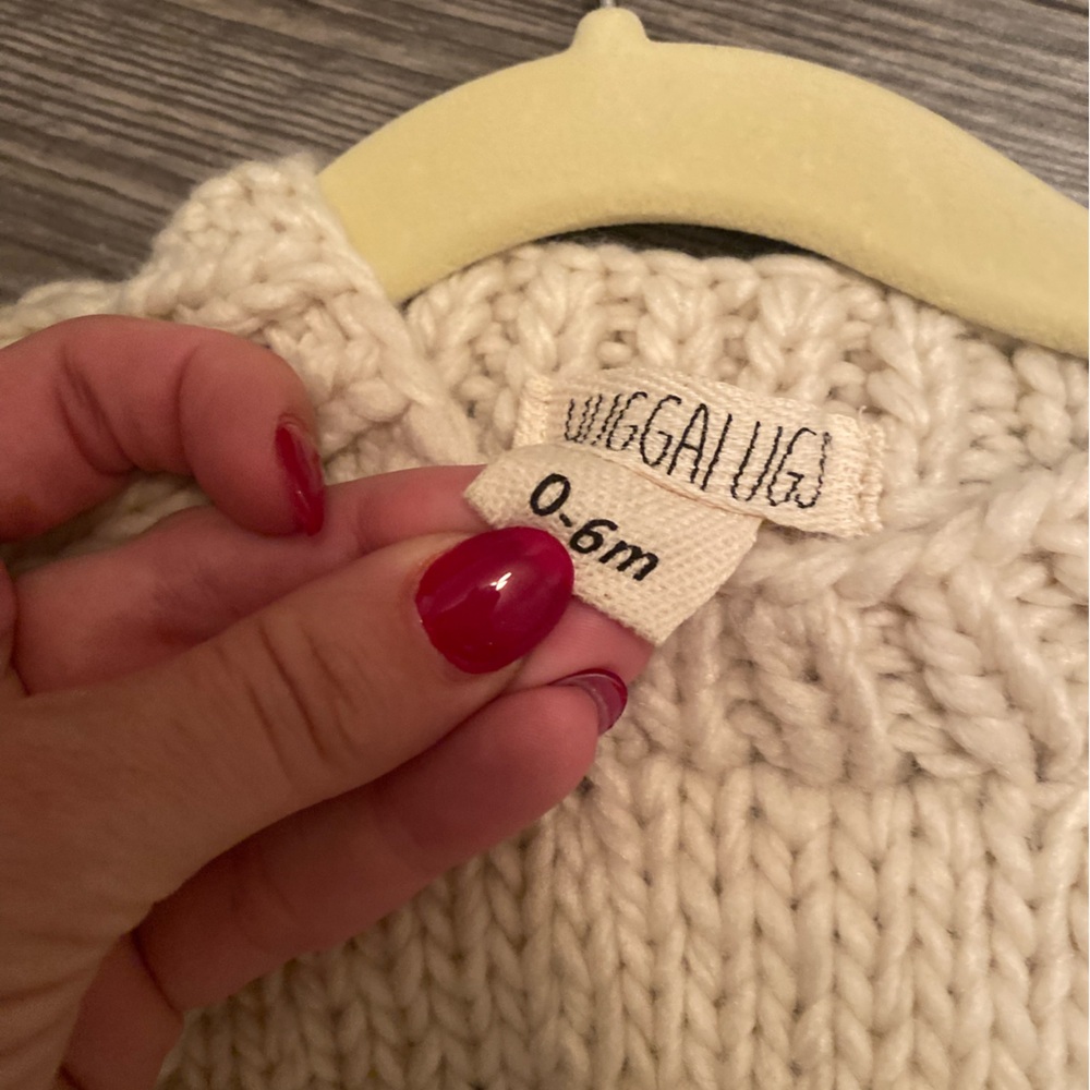 “Hi” sweater - Picture 2 of 2